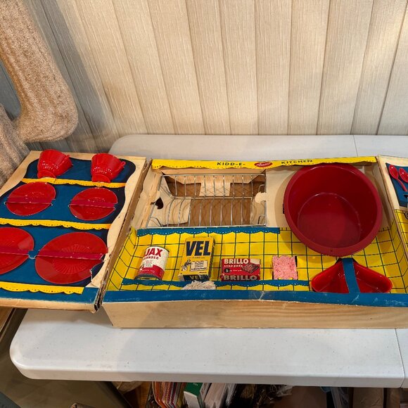 Vintage Kidd-E-Kitchen Amsco Doll E Toys Cardboard Box Toy Ajax Vel Brillo etc. - Picture 1 of 13